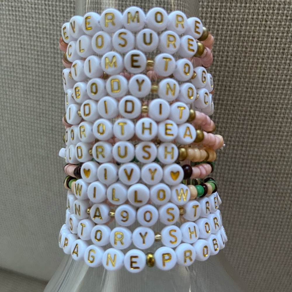 Bestselling Friendship Bracelets for Trading at Taylor Swift events. 25 Pack - Picture 3 of 16